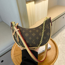 高级质感链条腋下包包女2025新款复古印花月牙包小众百搭斜挎女包