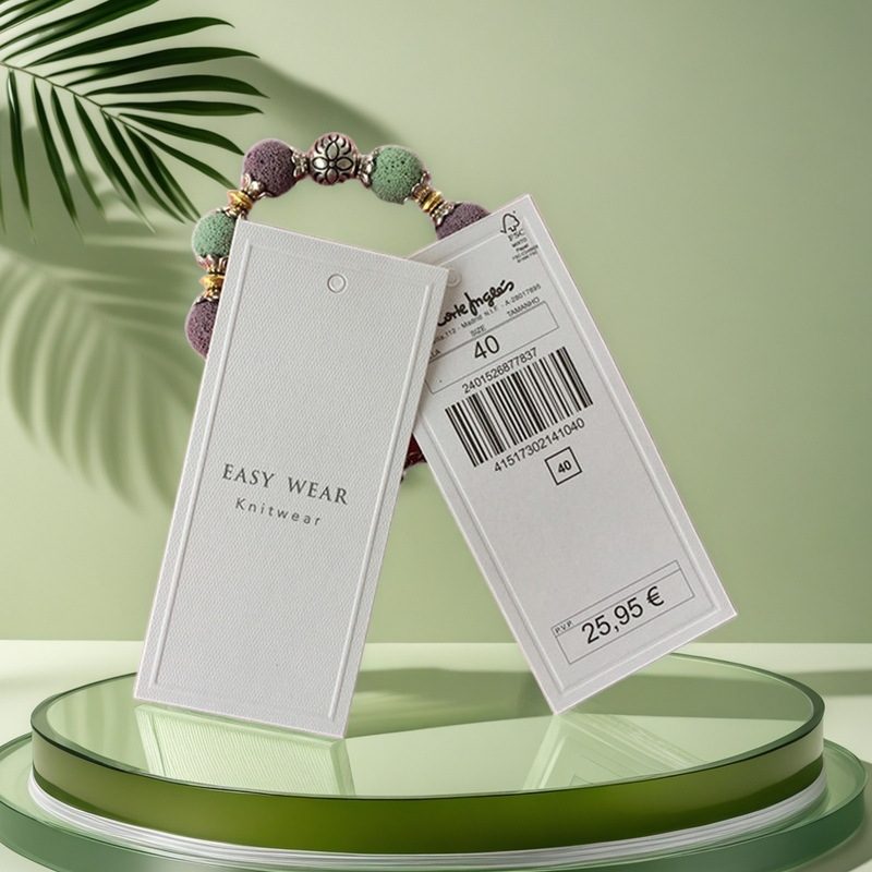 厂家生产fsc认证吊牌彩卡女装化妆品爆款热卖防水耐磨服装UV印刷