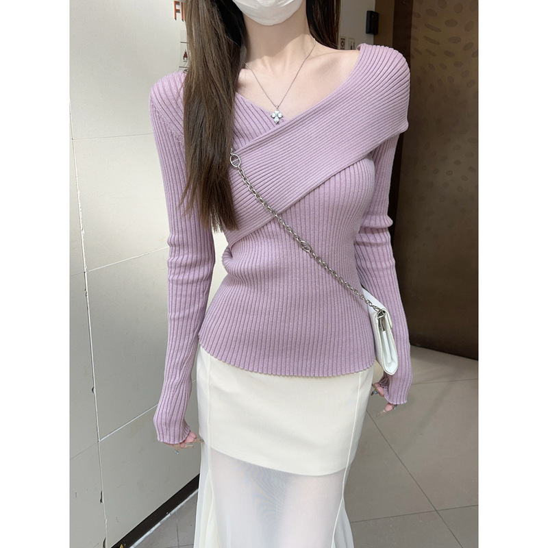 设计感灰紫色交叉V领针织打底衫女春秋锁骨修身显瘦毛衣露肩上衣|undefined