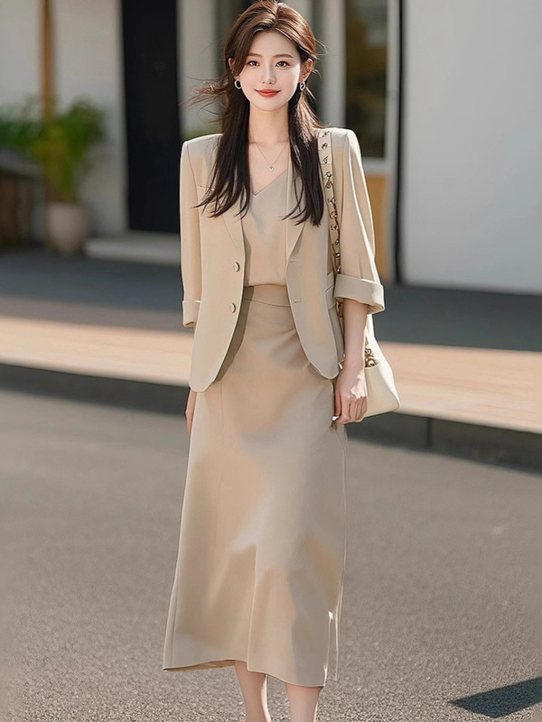 网红爆款时尚西服套装裙女2025秋季新款卡其色外套吊带裙两件套|undefined