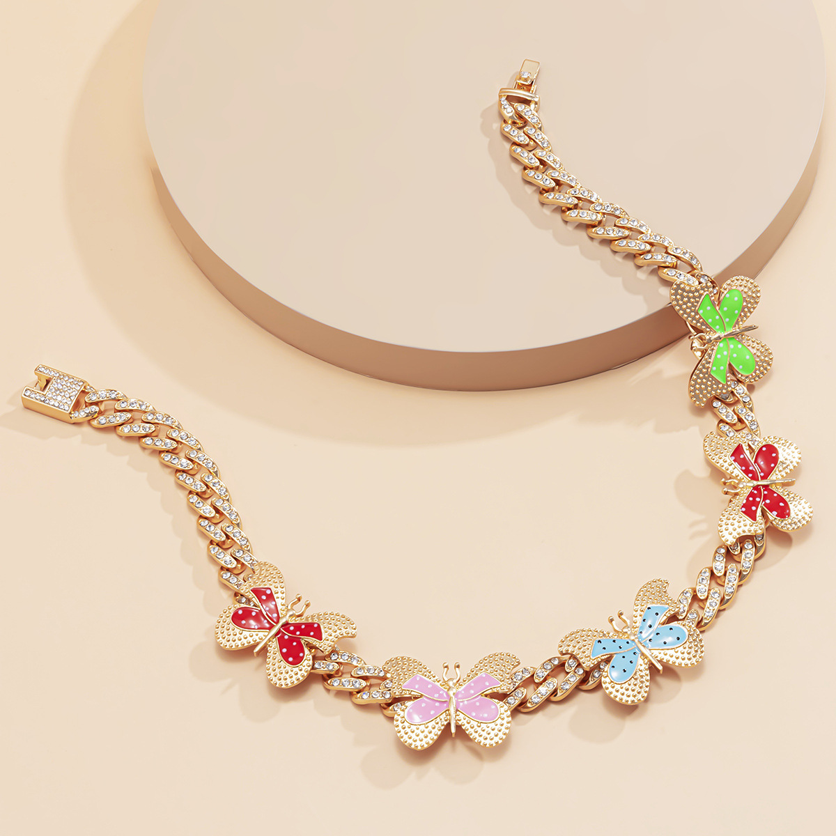 Retro Diamond-studded Simple Diamond Butterfly Necklace display picture 4