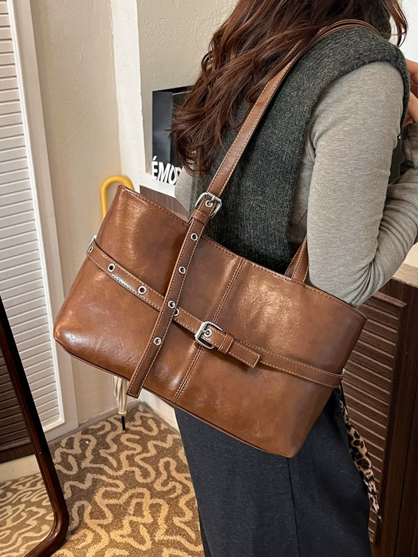 Winter retro capacious shoulder bag, one-shoulder bag