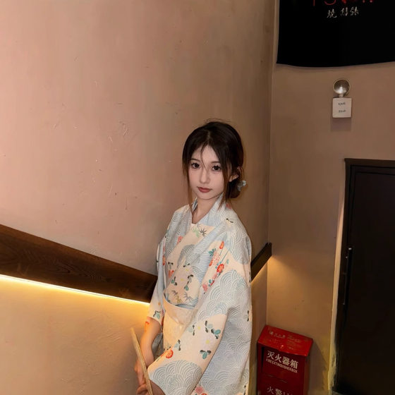 New Traditional Japanese-Style Vintage Formal Dress for Girls, Improved Kimono for Photoshoots, Japanese Photography Clothing