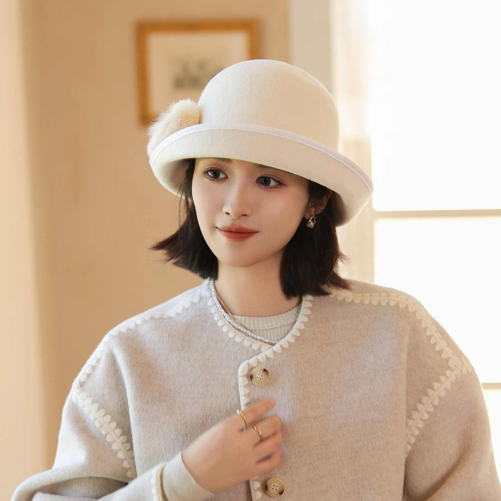 Women's Autumn/Winter Wool Elegant Rolled-Brim Bucket Hat Large Pom-Pom Fisherman's Hat Elegant And Warm Hat_voghion.com