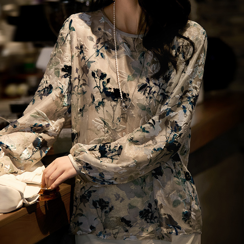 Falling Flowers and Rain Outside the Strings｜Gold Thread Velvet Burnt Silk Shirt~New Style of Heavy Industry Loose Round Neck Blouse Top for Women