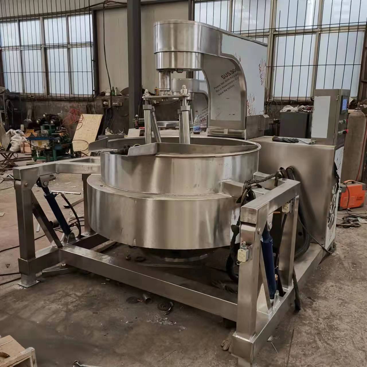 星科主推荐辣椒酱自动燃气行星炒锅 商用火锅底料自动搅拌炒料机