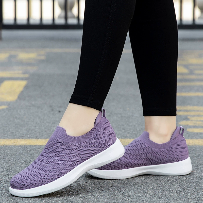 Обувь Женская обувь Весенняя новая дышащая повседневная обувь для пар с летающим плетением Мягкая подошва Легкие прогулочные туфли без шнуровки Прямая доставка с фабрики
