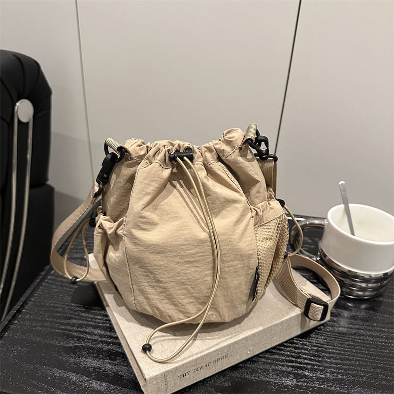Drawstring Bucket Bag Simple Casual Versatile Shoulder Handbag_voghion.com