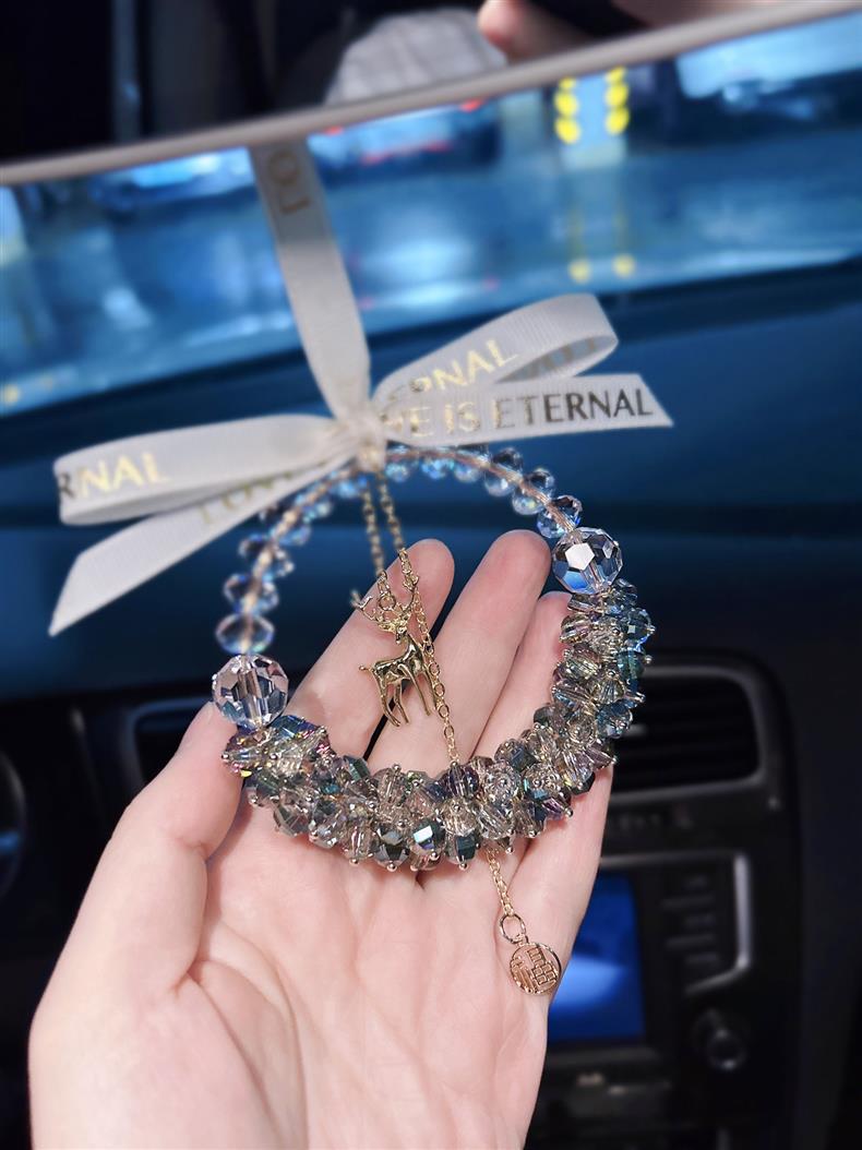 Xiaohongshu-style green light car pendant, safe journey car crystal ornament, rearview mirror interior hanging decoration for men and women