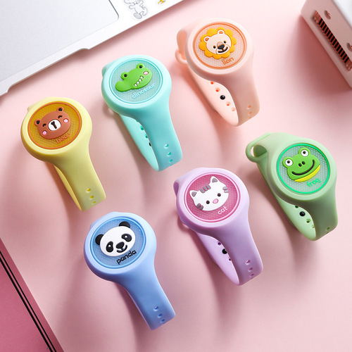 Season flash cartoon anti-mosquito watch creative new flash silicone mosquito repellent bracelet children's flash watch manufacturer