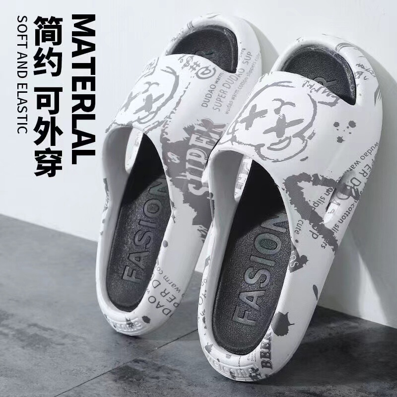 2024 New Men's Slippers Summer Slip-on Feeling Exterior Wear Sports Bathroom Exterior Home Couple Internet Popular Tide Sandals