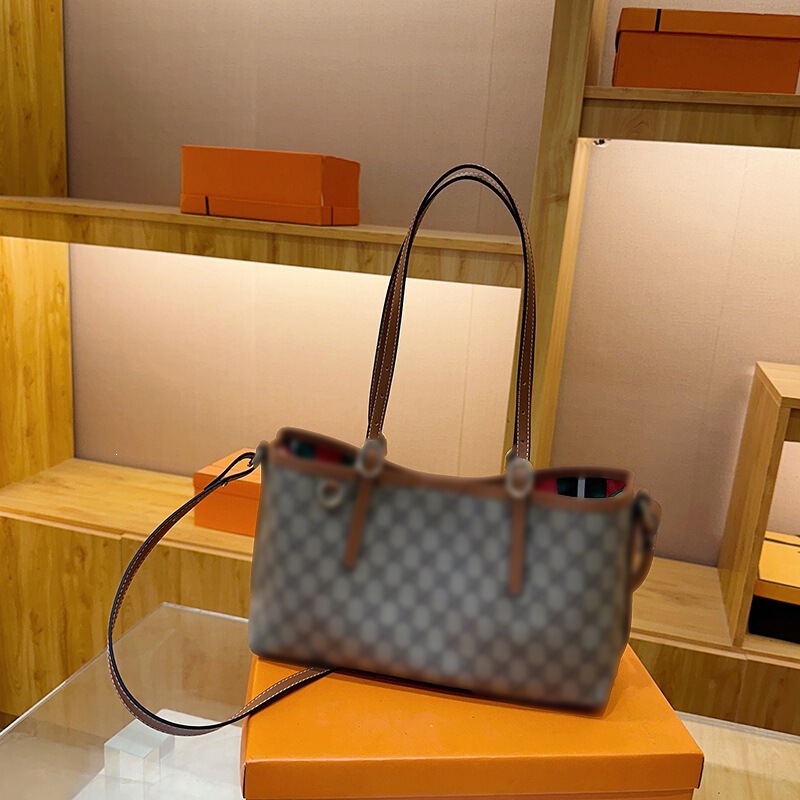 High-quality commuter large bag, new trendy fashion large-capacity shoulder handbag with printed design, versatile tote bag for women High-quality commuter large bag, new trendy fashion large-capacity shoulder handbag with printed design, versatile tote bag for women