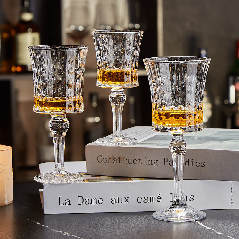 Luz de lujo retrógrado cristal especial taza de vino vino casero mujer hermosa baja alta taza de vidrio de champagne