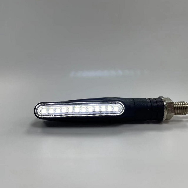 一字流水转向灯