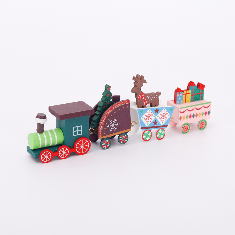 クリスマス木製の小さな列車がクリスマスの子供のプレゼントを飾る|undefined