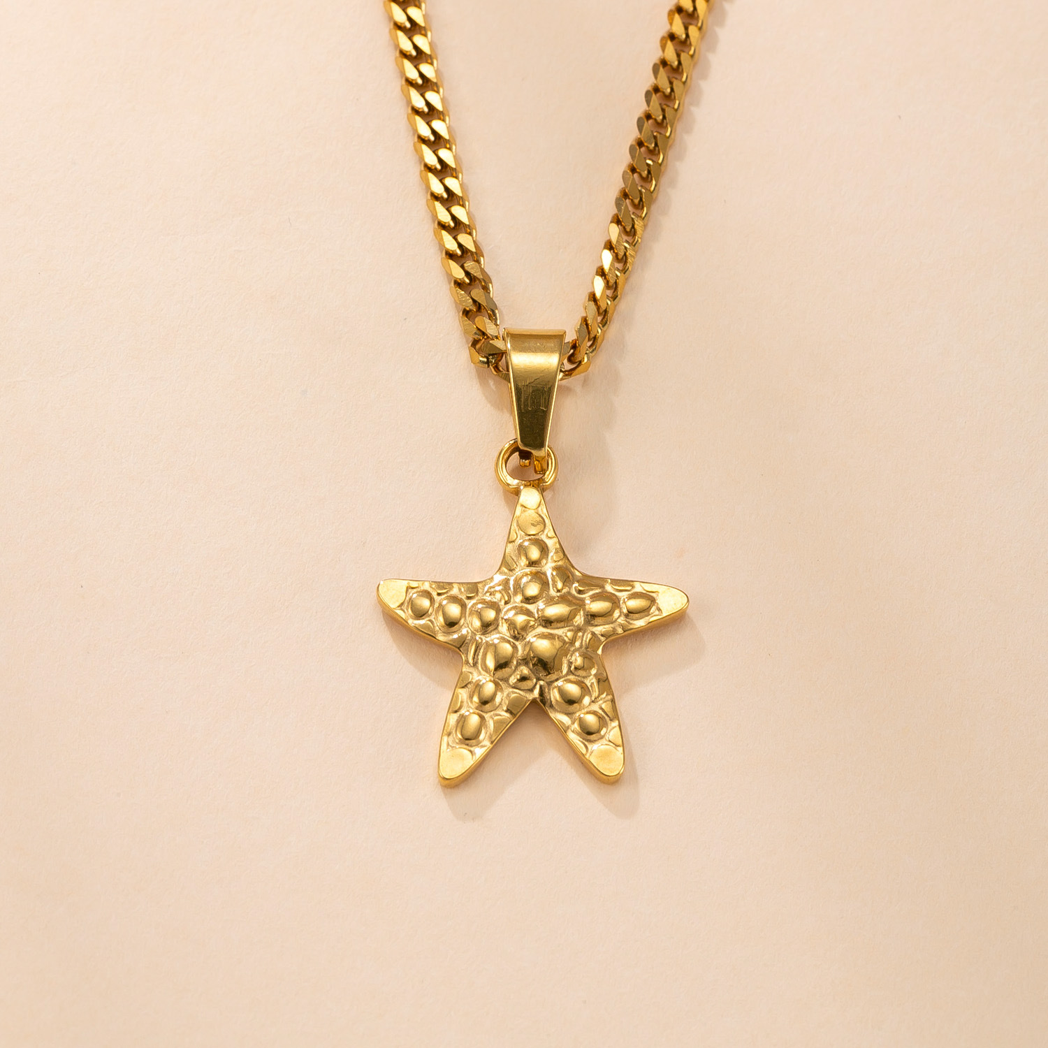 Colgante único Collar de acero inoxidable transfronterizo Estrella de mar Collar de concha Accesorios Moda chapado en oro de 18k accesorios de joyería de bricolaje