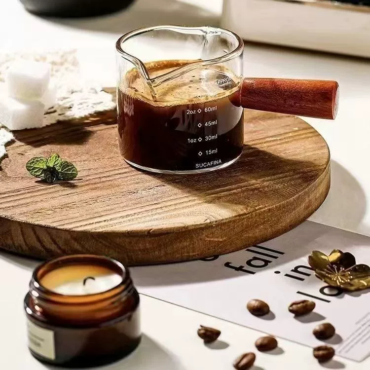 Креативная деревянная ручка, прозрачная мини-кружка для молока в стиле Ins, мерный стаканчик для кофе, стеклянная кружка для воды с мерной шкалой