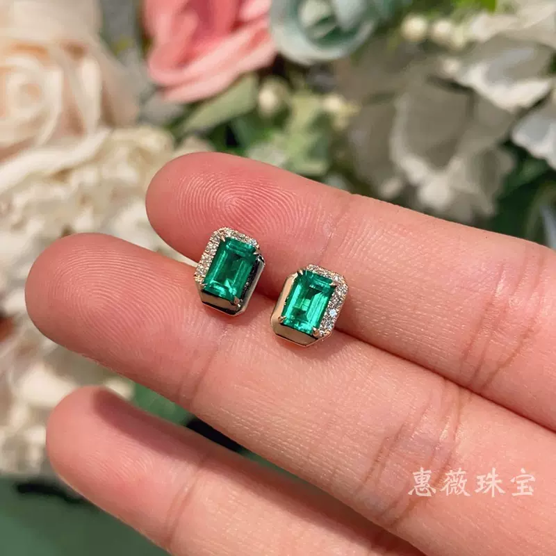 50分哥伦比亚祖母绿耳钉人工培育彩宝18K金培育祖母绿耳钉镶嵌培