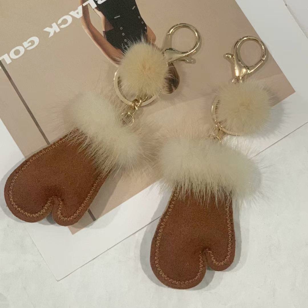 新款水貂毛原创设计钥匙扣小手套个性可爱挂件配饰毛绒包包挂件