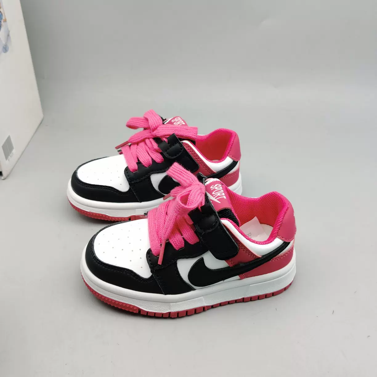 2025春秋新款儿童皮面休闲板鞋女童百搭运动鞋童鞋