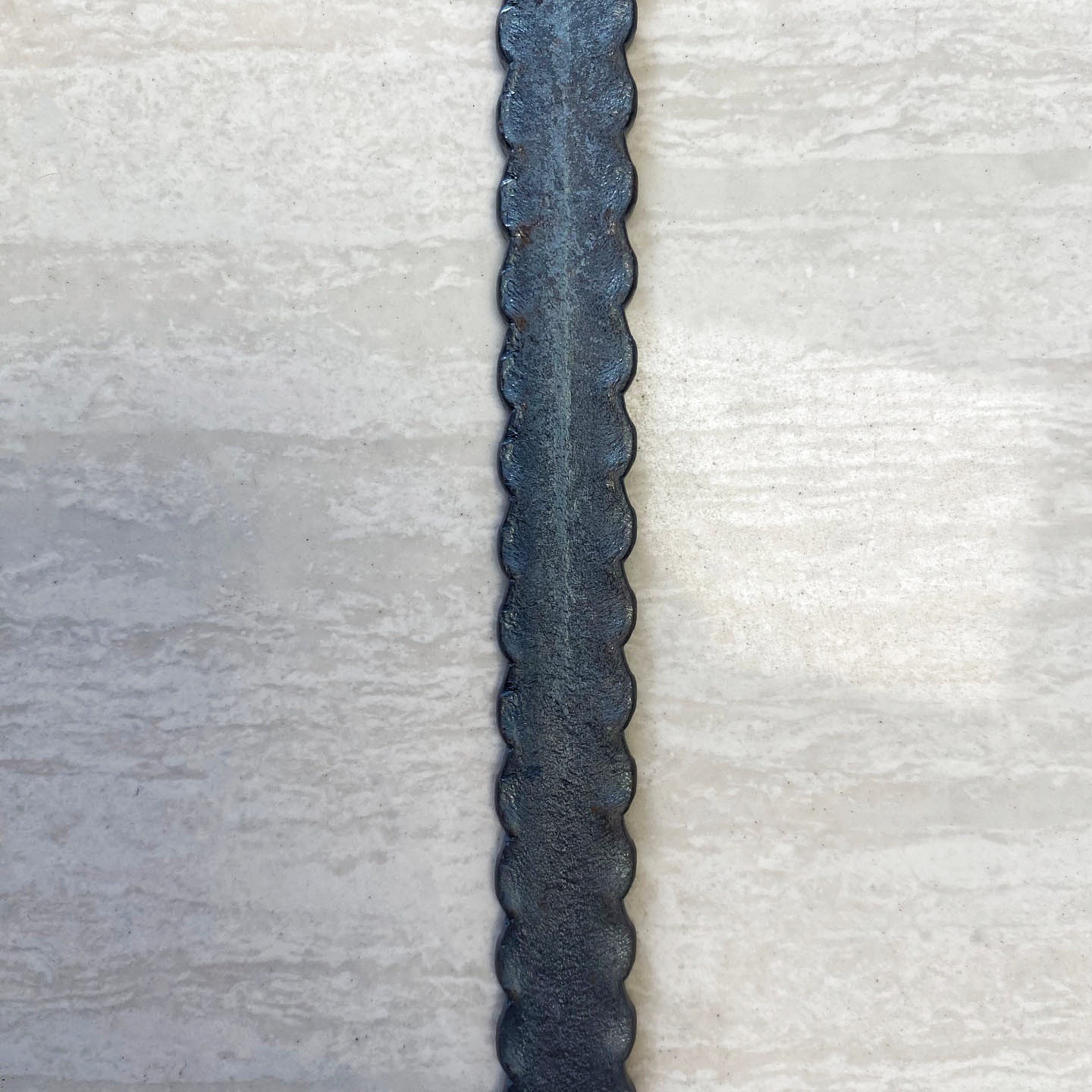 Полоса стальная Pattern Flat Iron 30×4мм волна