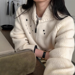 韓国の手作りの愛の襟のセーターのコートの女性の秋冬の新型のゆったりしたデザイン感のファスナーのニットの上着