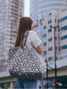 Capacious shoulder bag, one-shoulder bag, custom-made