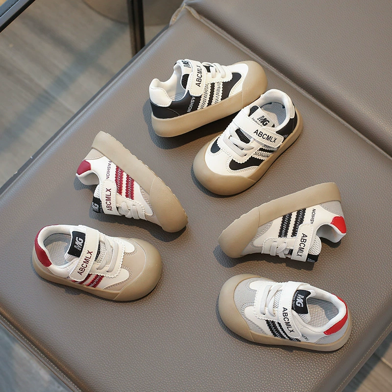 Boy Baby Spring Новый 2024 кожаный кроссовок на мягком подошве для малышей 1-3-6 лет дышащая немецкая тренировка обувь для девочек