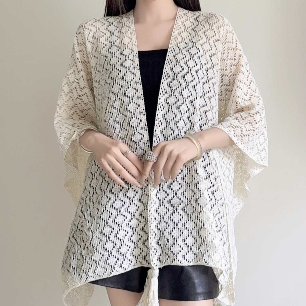 Ethnischer Strickschal Mit Lochmuster Als Cape Für Damen_voghion.com