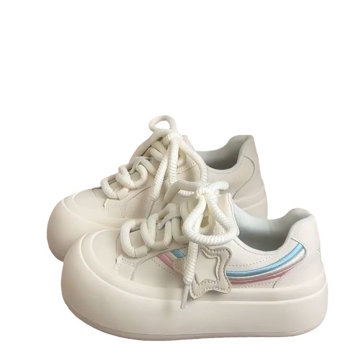 Modas coreanas de nicho zapatos de skate para mujeres 2025 primavera sensación de diseño de zapatos blancos en la moda zapatos de estrellas casuales