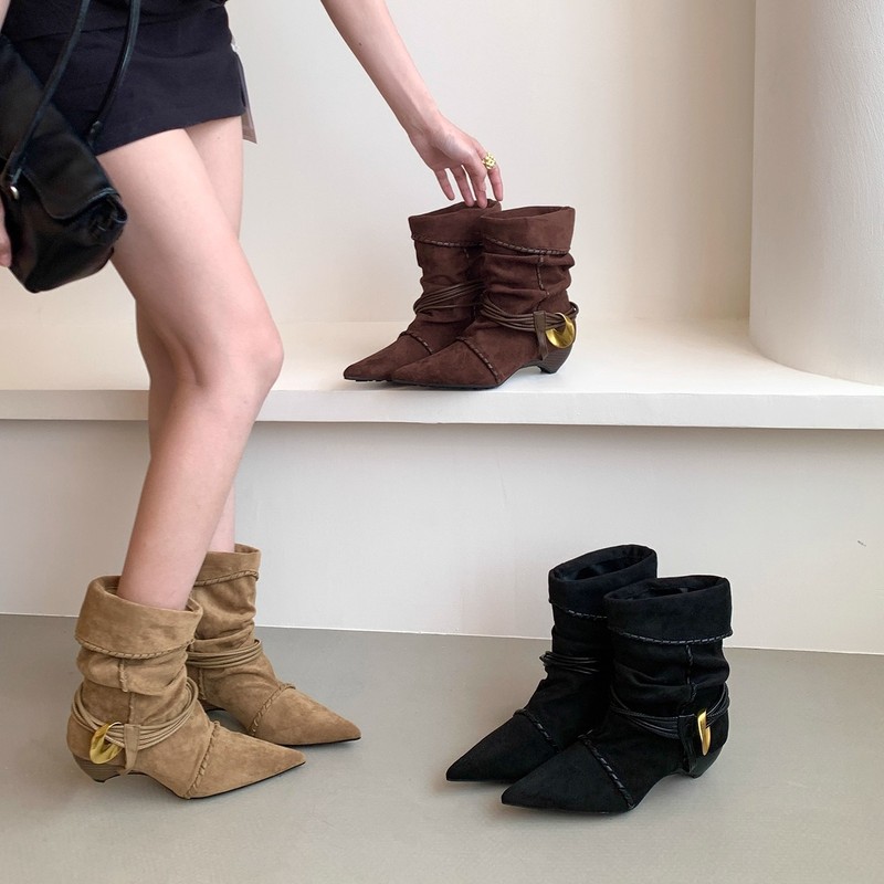 Kitten Heel Pointed Toe Pleated Strap Pile Boots 2025 New Retro Suede Cuffed Metal Buckle Fashion Short Boots