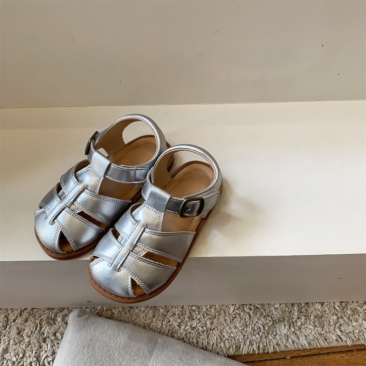 Zapatos de verano retro para niños, sandalias para niños, zapatos romanos para niñas, zapatos de playa de Baotou para niños tejidos transpirables huecos