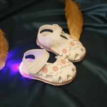 发光夏季女宝宝包头护脚凉鞋亮灯软底防滑婴幼儿学步鞋1-3岁小童