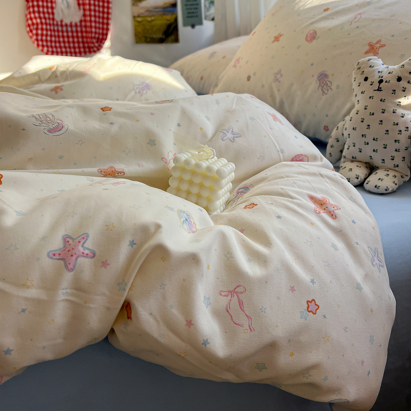 Una clase de cama ultra suave cuatro piezas de grado madre-infantil puede dormir desnudo sábanas cubierta de cama dormitorio de estudiantes tres piezas