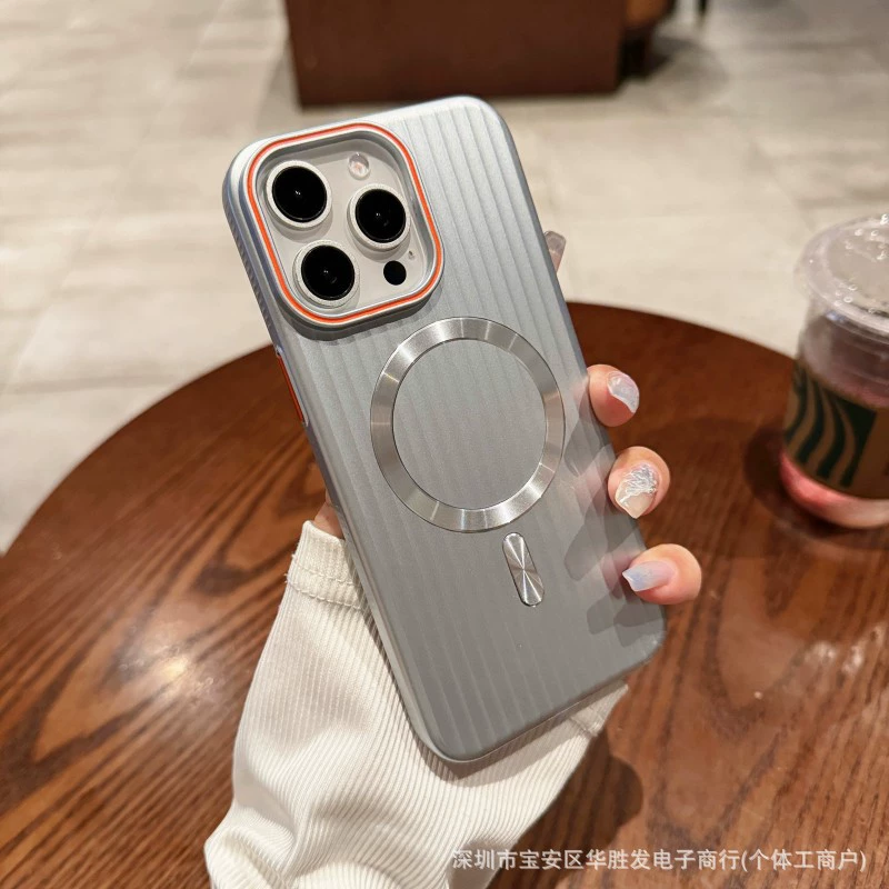 Применимо для Apple 16promax чехол для мобильного телефона гофрированная полоска с магнитным поглощением кожи металлическая краска iPhone15 защитный чехол жесткий