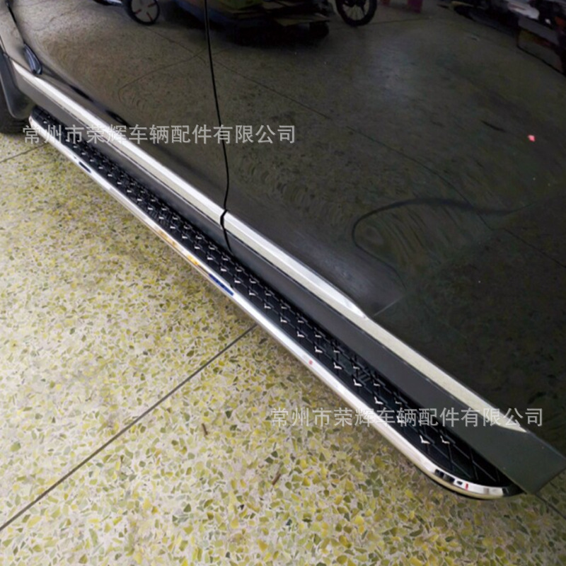 Suitable for BAIC BJ30 side steps, car exterior entry footboards, anti-collision and wear-resistant body protection accessories
