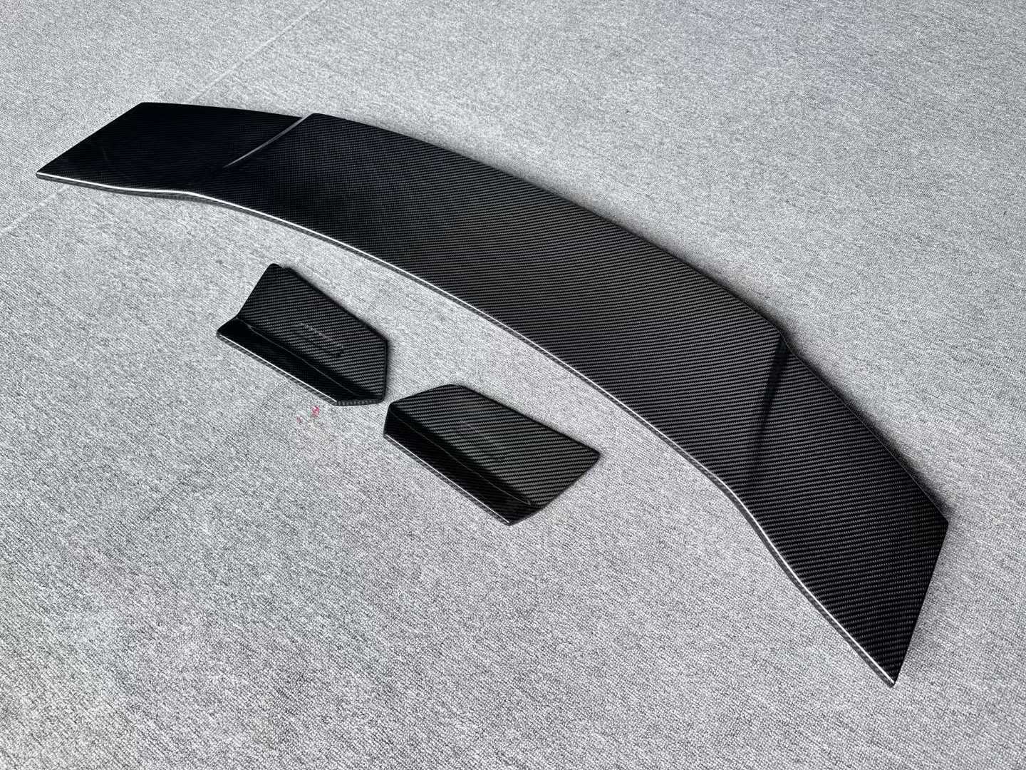 Suitable for Porsche 911 992 Turbo S, dry carbon fiber kit, high-quality and high-hardness dry carbon fiber set