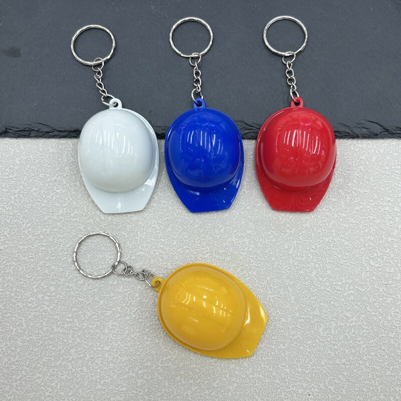 Cross-border best-selling helmet bottle opener keychain, creative and practical, trendy novelty gift for department store promotions