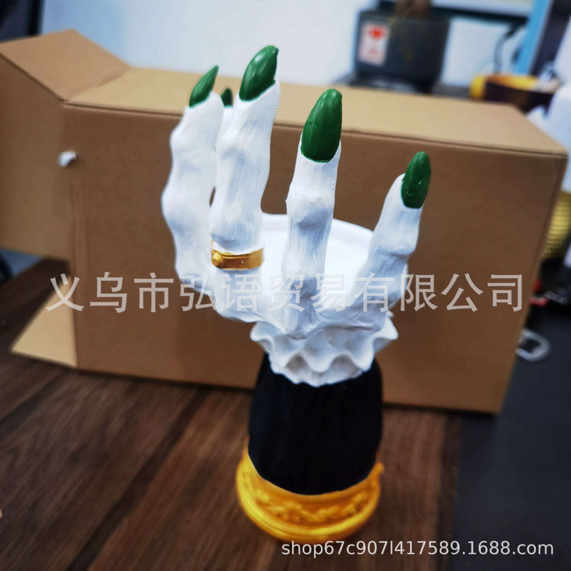 Cross-border new product witch hand candlestick resin ornaments joint hand tray crafts furniture desk decoration ready stock