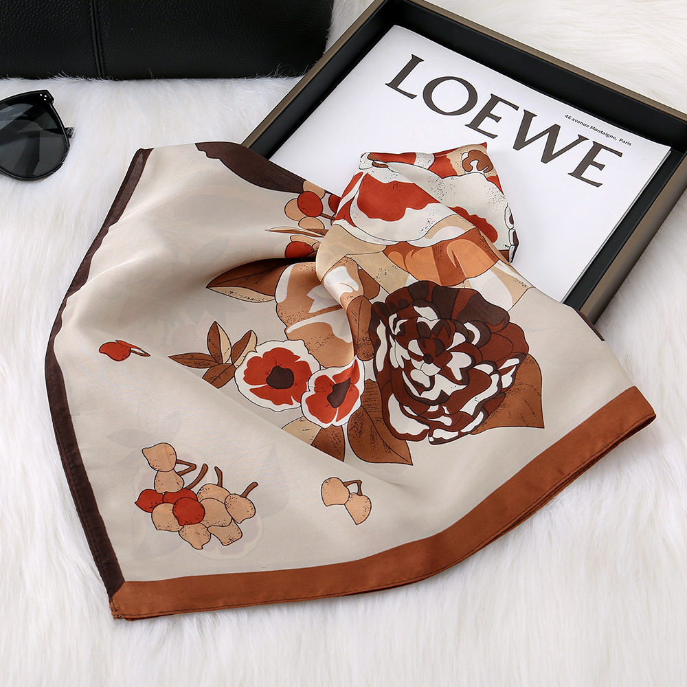 70 Suzhou y Hangzhou cuatro estaciones delgadas bufandas cuadradas texturas retro de alta imitación bufandas de seda floral bufandas al por mayor