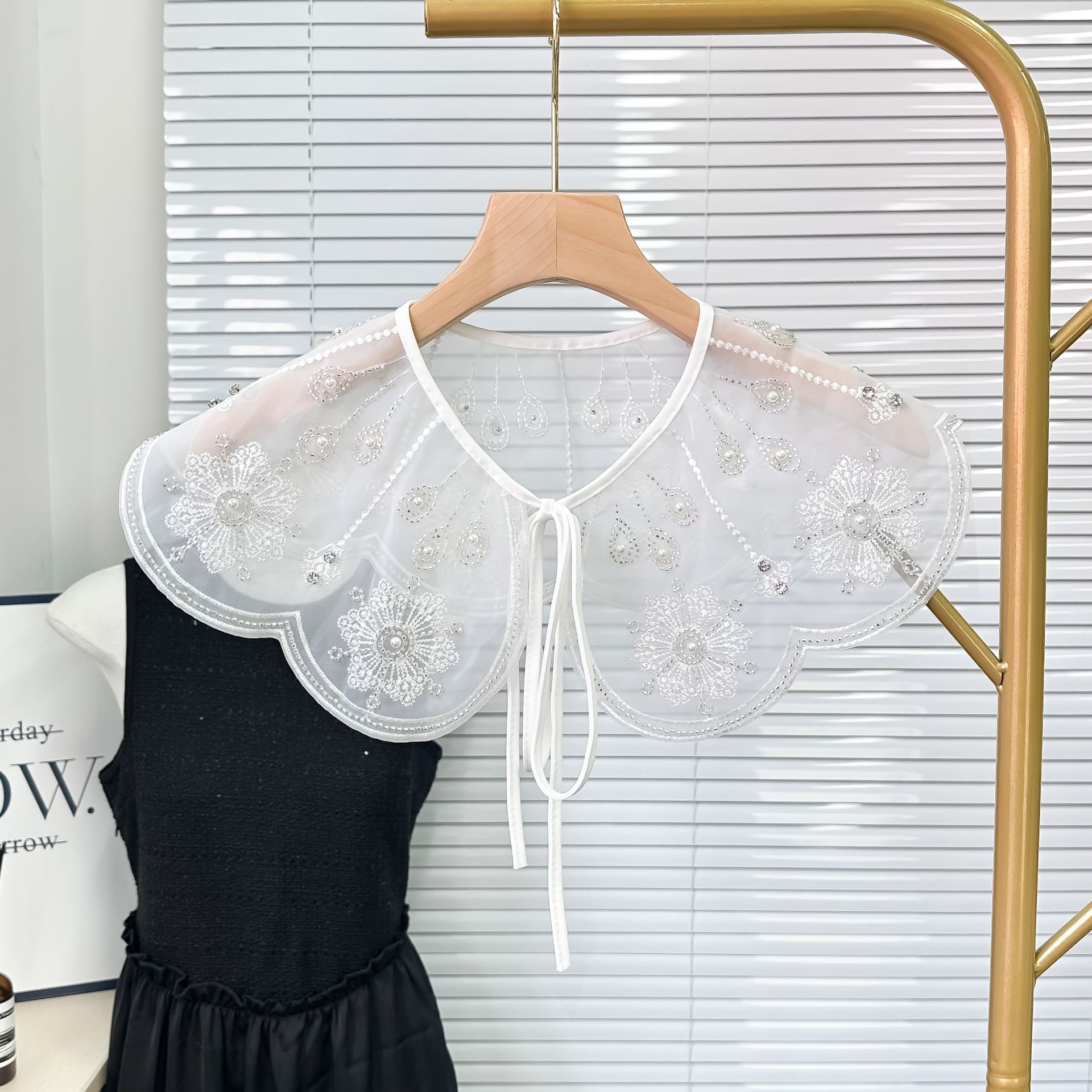 Primavera y verano vestido de decoración de chal falso collar de lótus vestido de lazos de ropa de mujer con cuello de muñeca