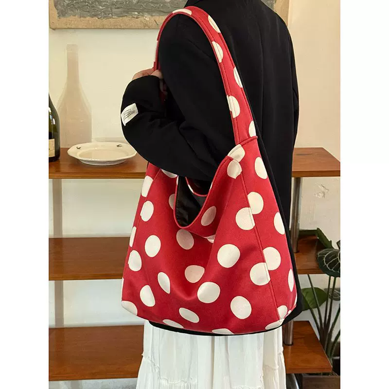 系撞水桶通勤复古感单肩托特包大容量容量波包慵懒秋冬点包韩色新