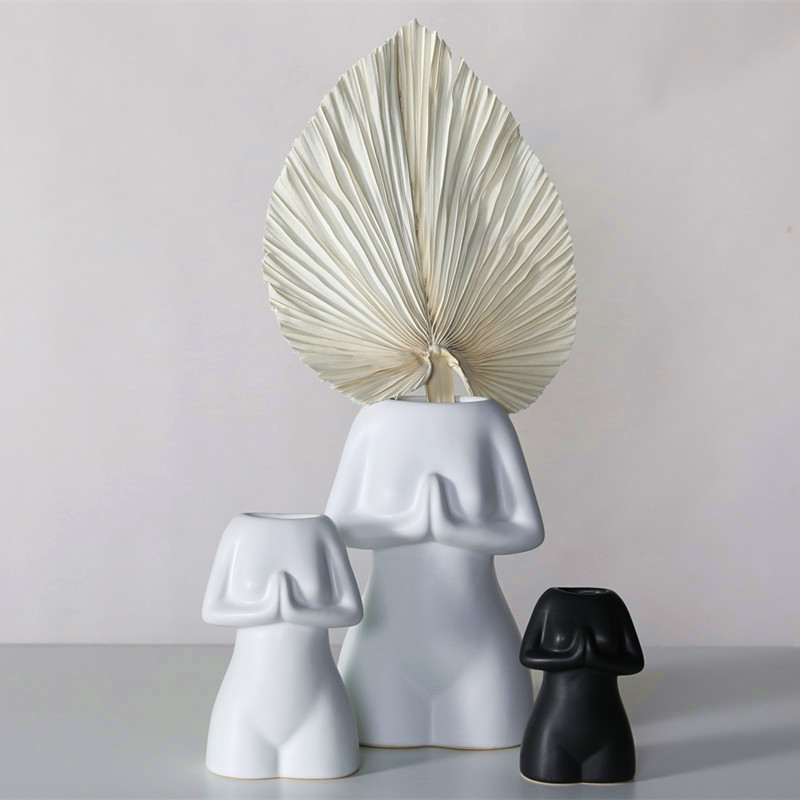 Estilo japonés de cerámica blanco y negro jarrón de yoga decoración de la sala de estar arreglo de flores secas decoración de la sala de té Zen al por mayor