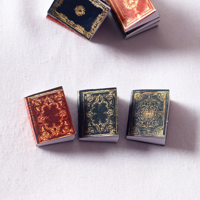 Dollhouse1: 12 Mini casa de muñecas libros clásicos libros accesorios de bolsillo para el hogar BJD escenas props de disparo
