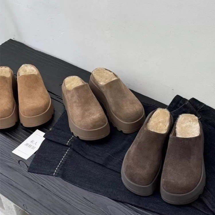 Women's Toe-Cap Slippers with Fleece Lining, Warm Cotton Shoes, Birkenstock-Style, Wear-Resistant, Non-Slip, Height-Increasing, Outdoor High-Heeled Shoes, New Winter Fashion Women's Toe-Cap Slippers with Fleece Lining, Warm Cotton Shoes, Birkenstock-Style, Wear-Resistant, Non-Slip, Height-Increasing, Outdoor High-Heeled Shoes, New Winter Fashion