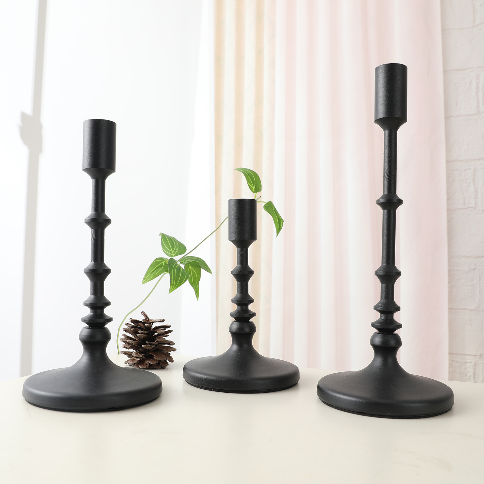 簡約黑色鐵藝燭台復古家用客廳餐桌浪漫燭光創意裝飾拍照道具擺件
