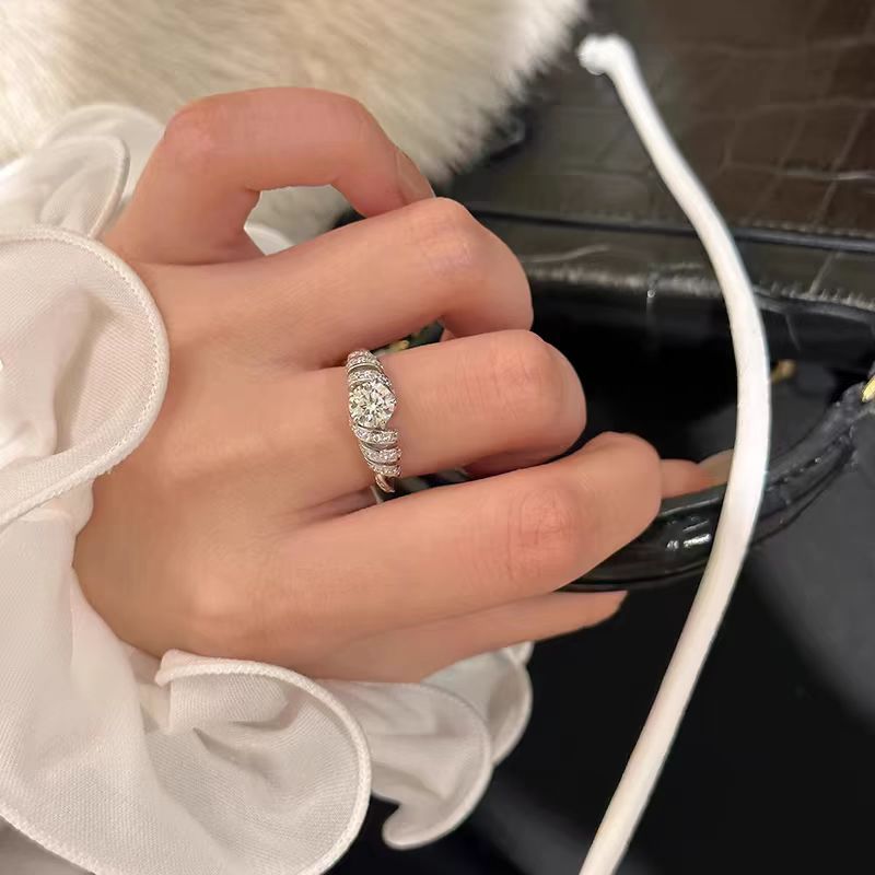 Luxury Moissanite Simulated Zircon Silver Ring For Women Cold Style_voghion.com