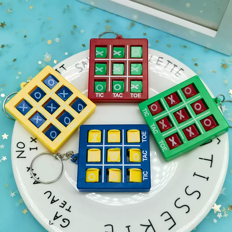 跨境XO井字棋迷你钥匙扣挂件塑料棋类三子棋儿童科教益智怀旧玩具