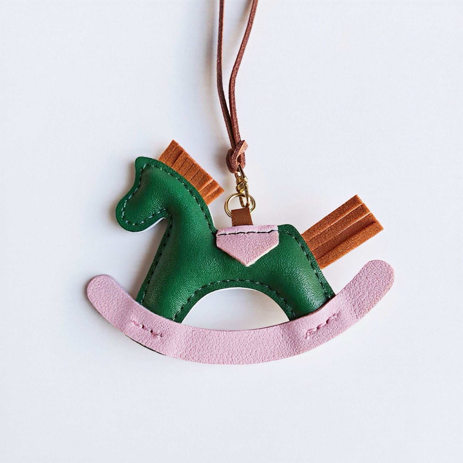 Pony Pendant, Childlike and Cute Leather Pony Car Pendant, High-End, Sweet and Cute Rearview Mirror Pendant Decoration