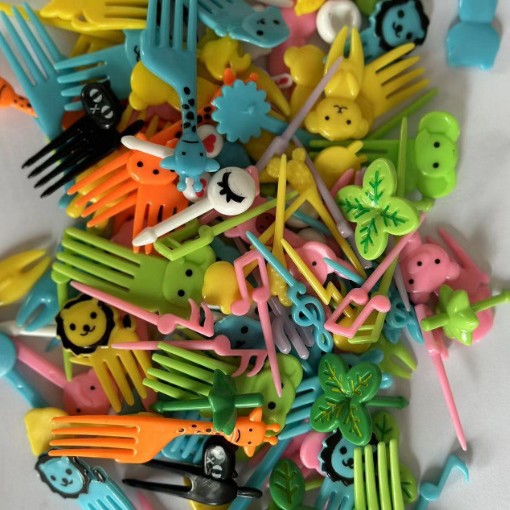 Uso doméstico Cartoon Tenedores para fruta para niños Creativo Animales para niños Set de palillos de plástico para fruta Palillos para fiambrera